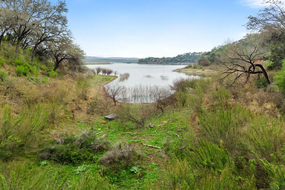 403 Coventry Road Spicewood, TX 78669