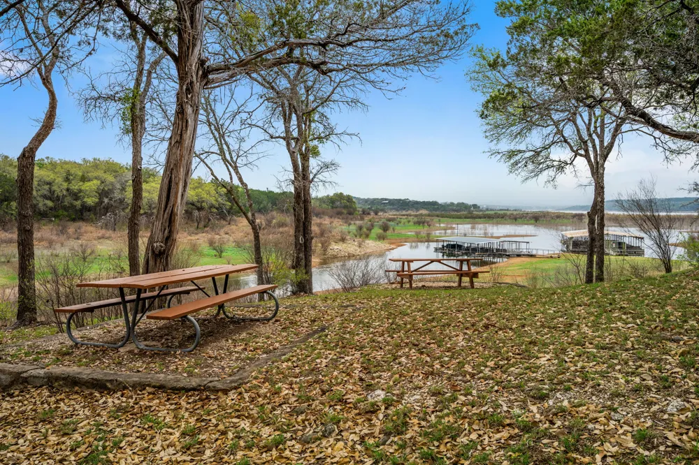 403 Coventry Road Spicewood, TX 78669