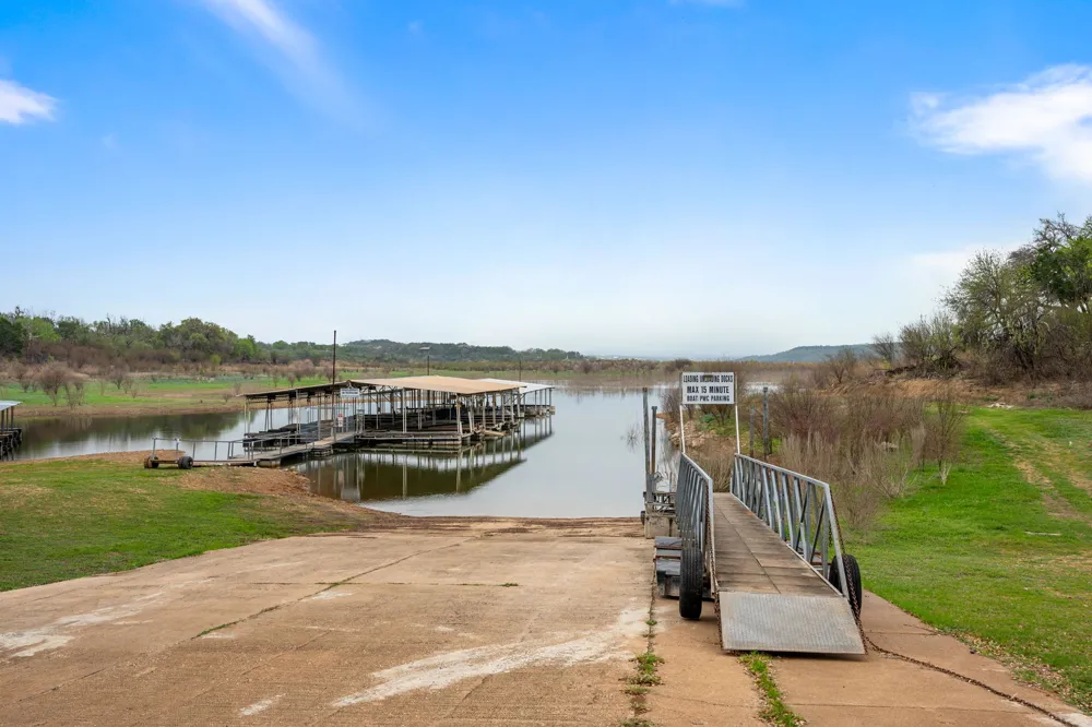 403 Coventry Road Spicewood, TX 78669