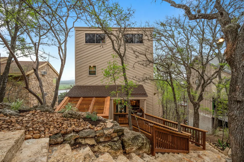403 Coventry Road Spicewood, TX 78669