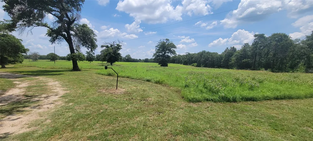 3321 County Road 457 Thorndale, TX 76577