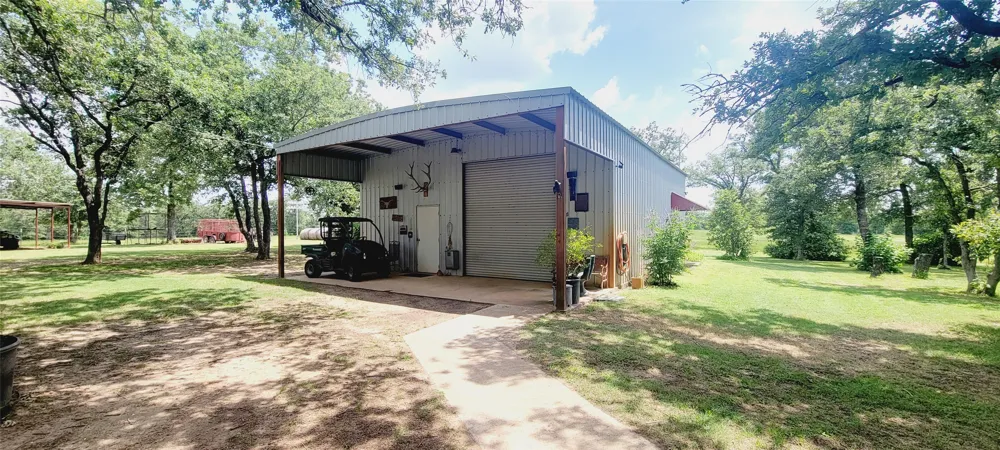 3321 County Road 457 Thorndale, TX 76577