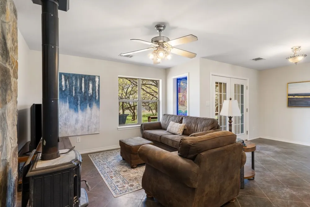 434 W Turner Court Johnson City, TX 78636
