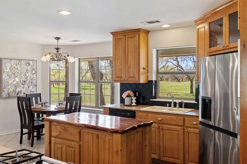 434 W Turner Court Johnson City, TX 78636