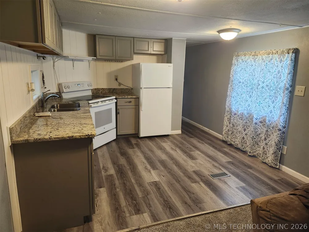 25640 S 607 ROAD Grove, OK 74344
