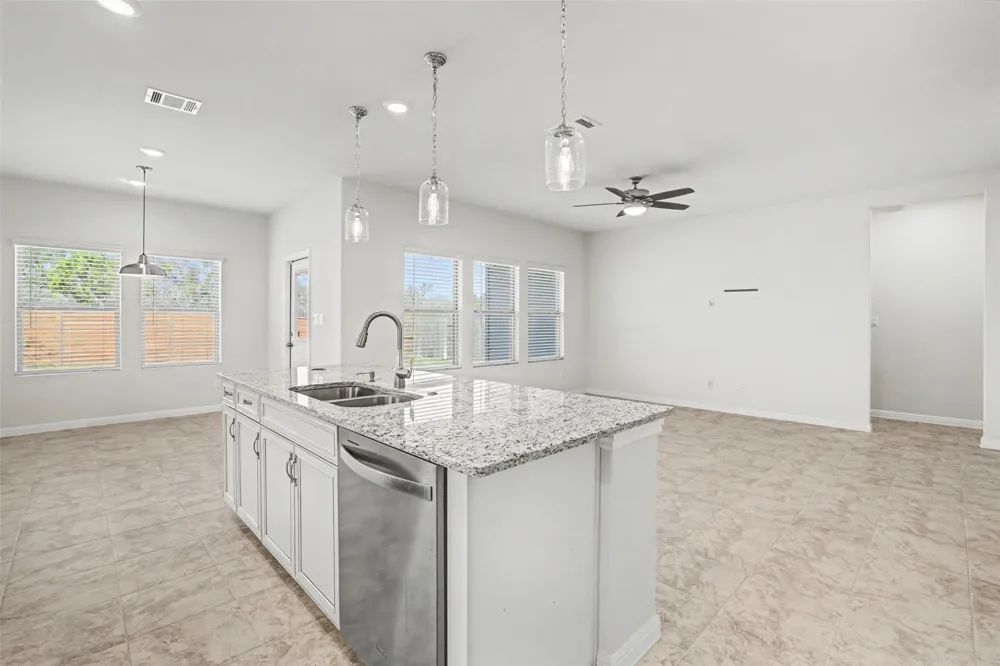 382 Smithsonian Lane Kyle, TX 78640