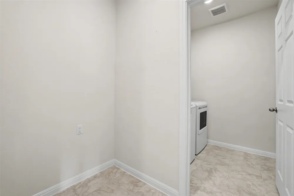 382 Smithsonian Lane Kyle, TX 78640