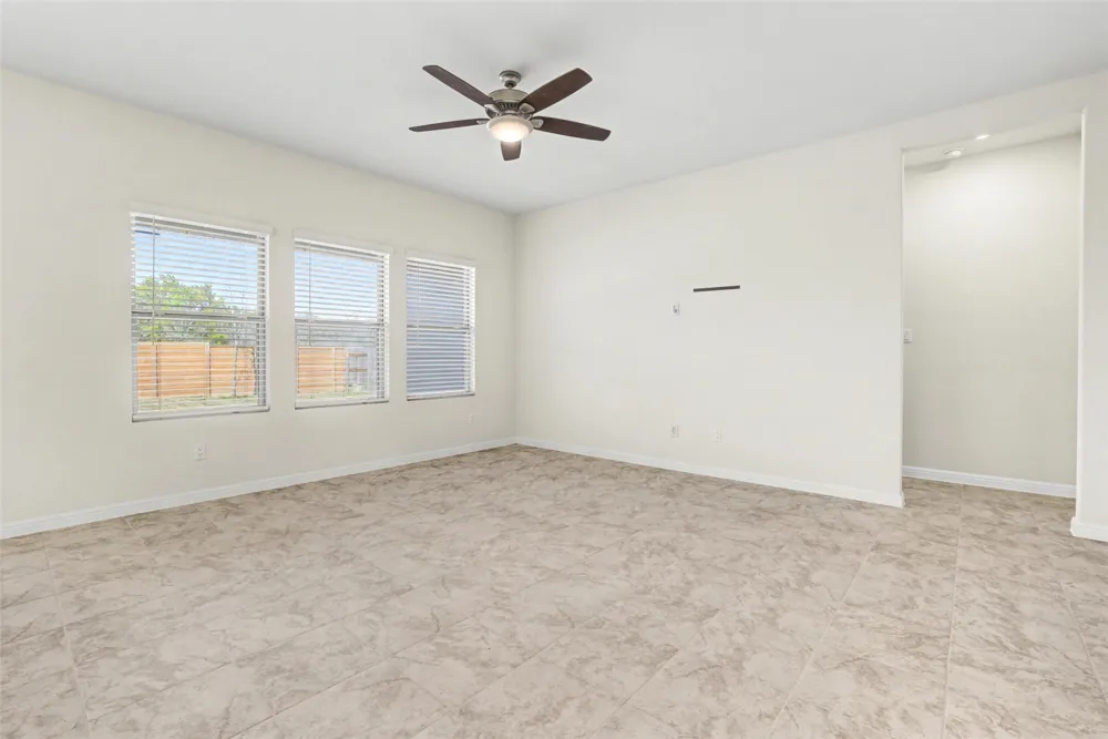 382 Smithsonian Lane Kyle, TX 78640