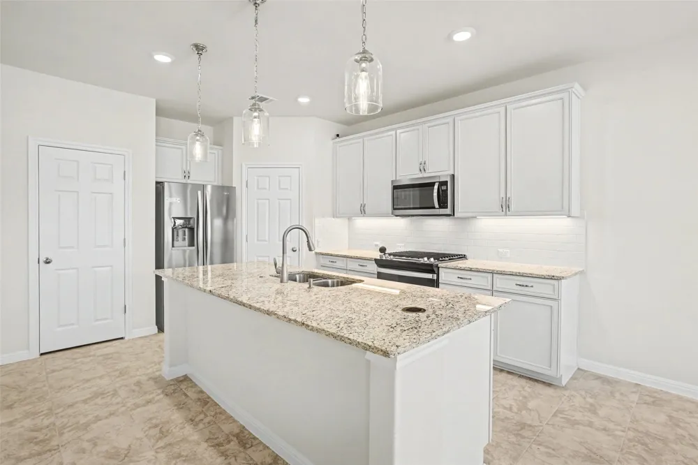 382 Smithsonian Lane Kyle, TX 78640