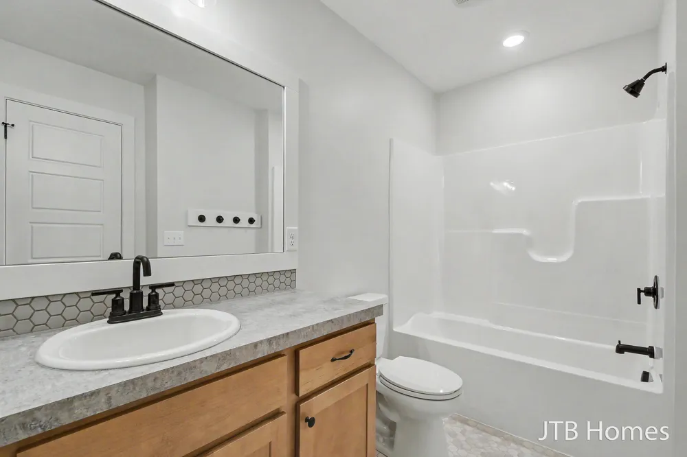 5911 Valley Point Drive SE Caledonia, MI 49316