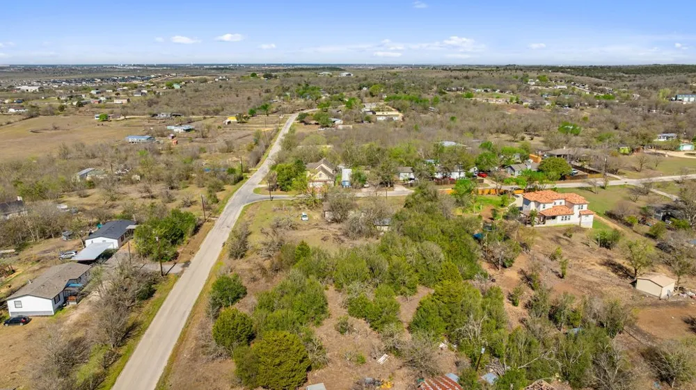 201 Peggys Trail Kyle, TX 78640