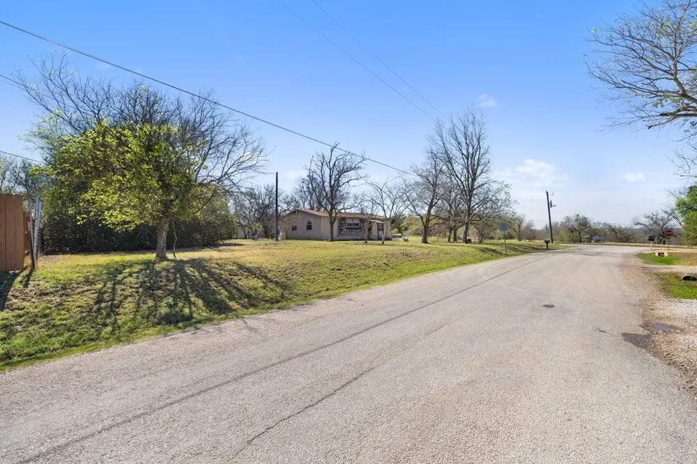 201 Peggys Trail Kyle, TX 78640