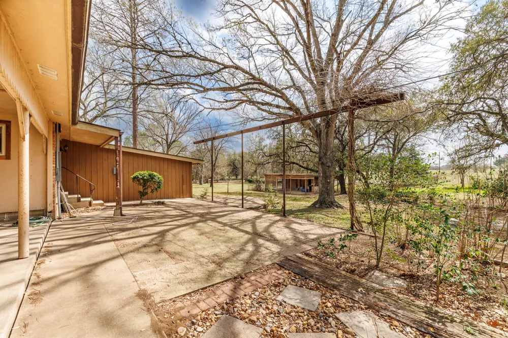 3603 Us Highway 90A E Gonzales, TX 78629