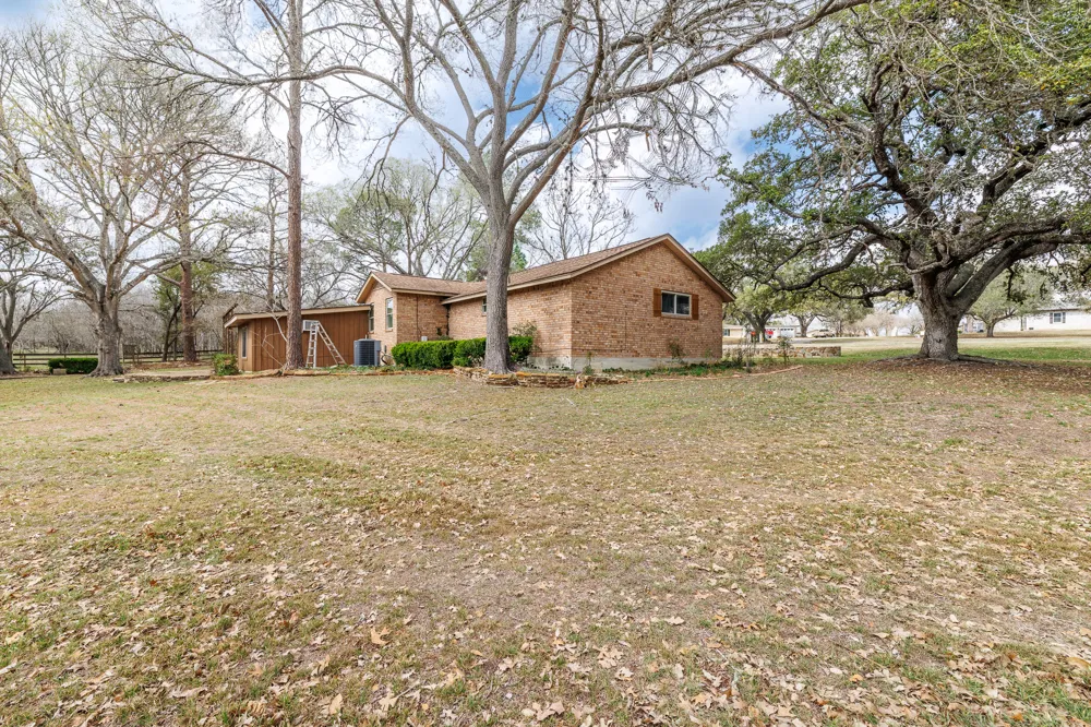3603 Us Highway 90A E Gonzales, TX 78629