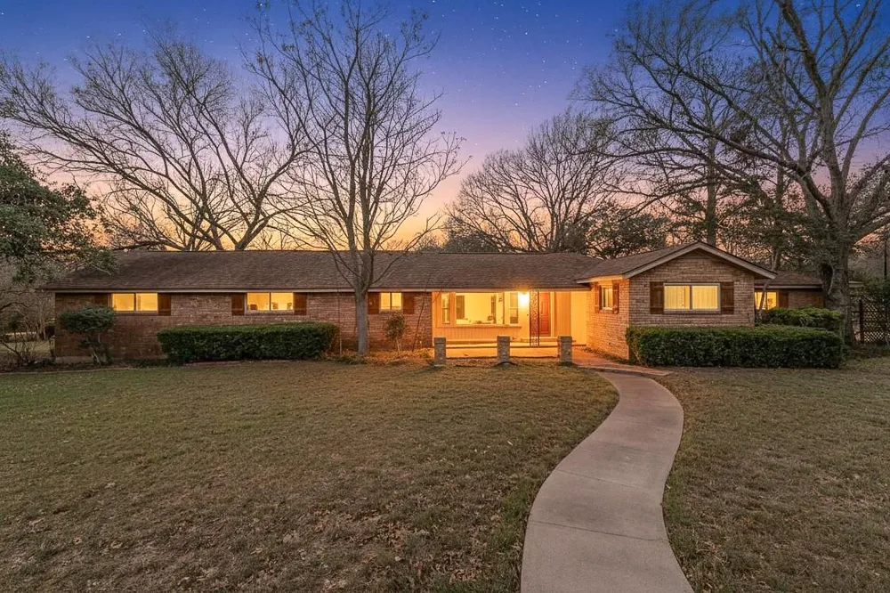 3603 Us Highway 90A E Gonzales, TX 78629