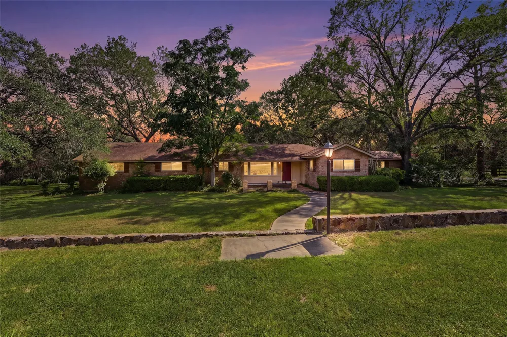 3603 Us Highway 90A E Gonzales, TX 78629