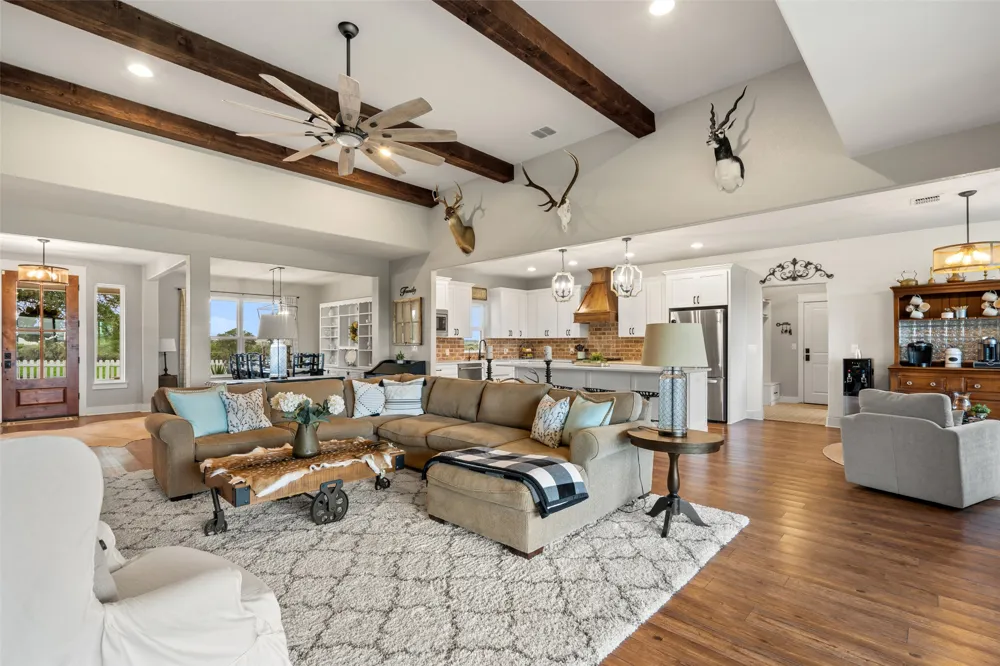 2454 McKinney Loop Blanco, TX 78606