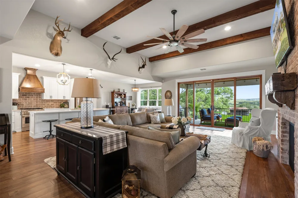 2454 McKinney Loop Blanco, TX 78606