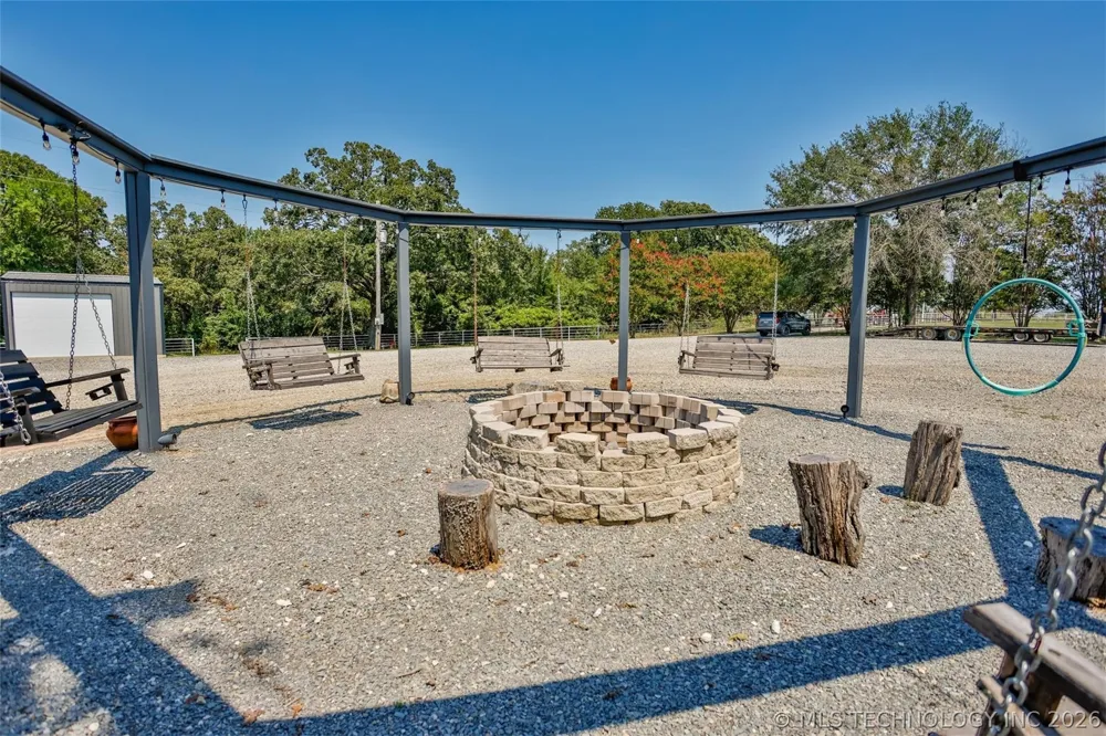 240 Magnolia Lane Bennington, OK 74723