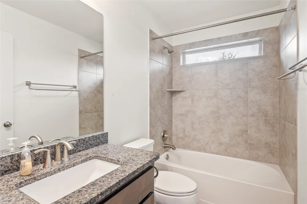 682 Coyote Creek Way Kyle, TX 78640