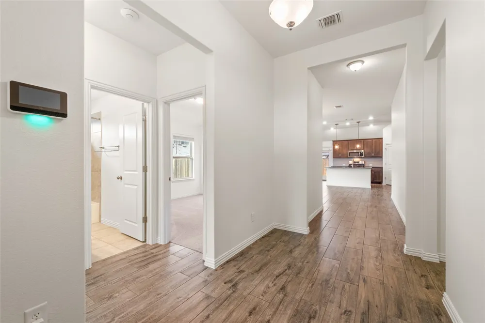 682 Coyote Creek Way Kyle, TX 78640