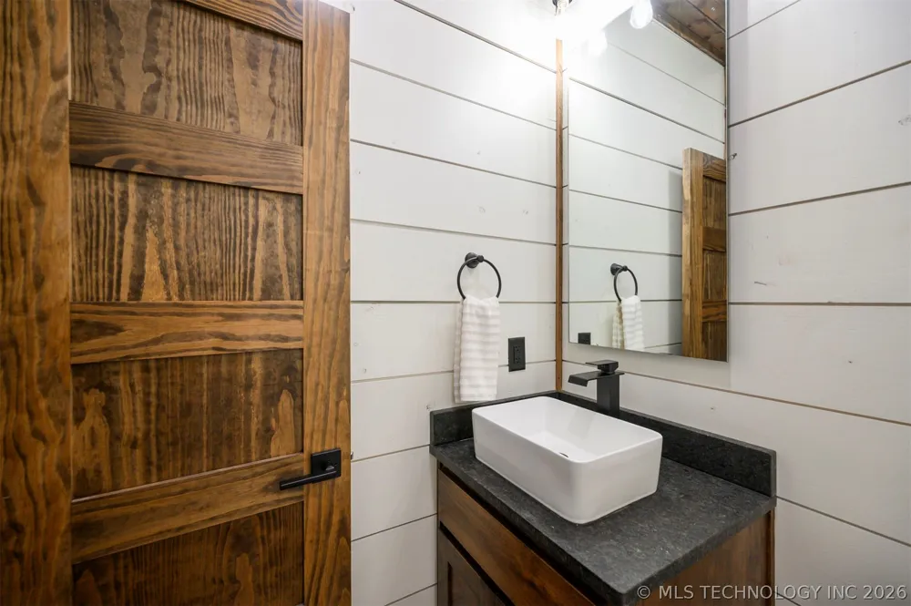 2057 Pine Hills Broken Bow, OK 74728