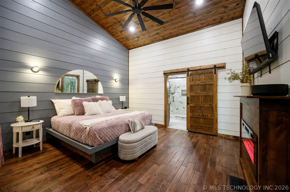 2057 Pine Hills Broken Bow, OK 74728