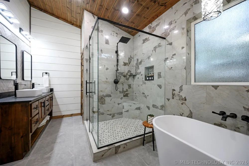 2057 Pine Hills Broken Bow, OK 74728