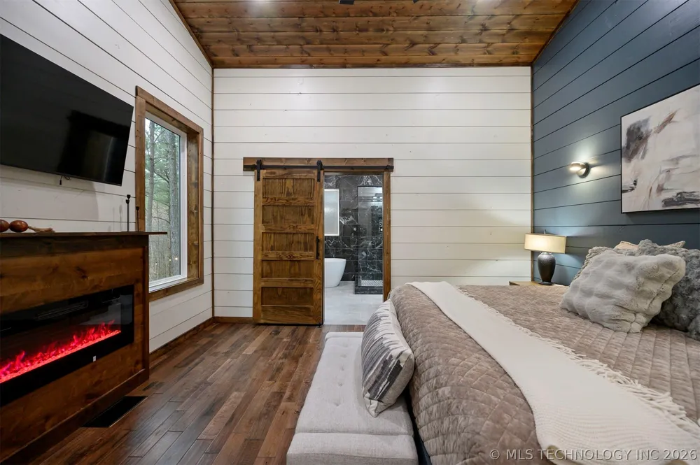 2057 Pine Hills Broken Bow, OK 74728