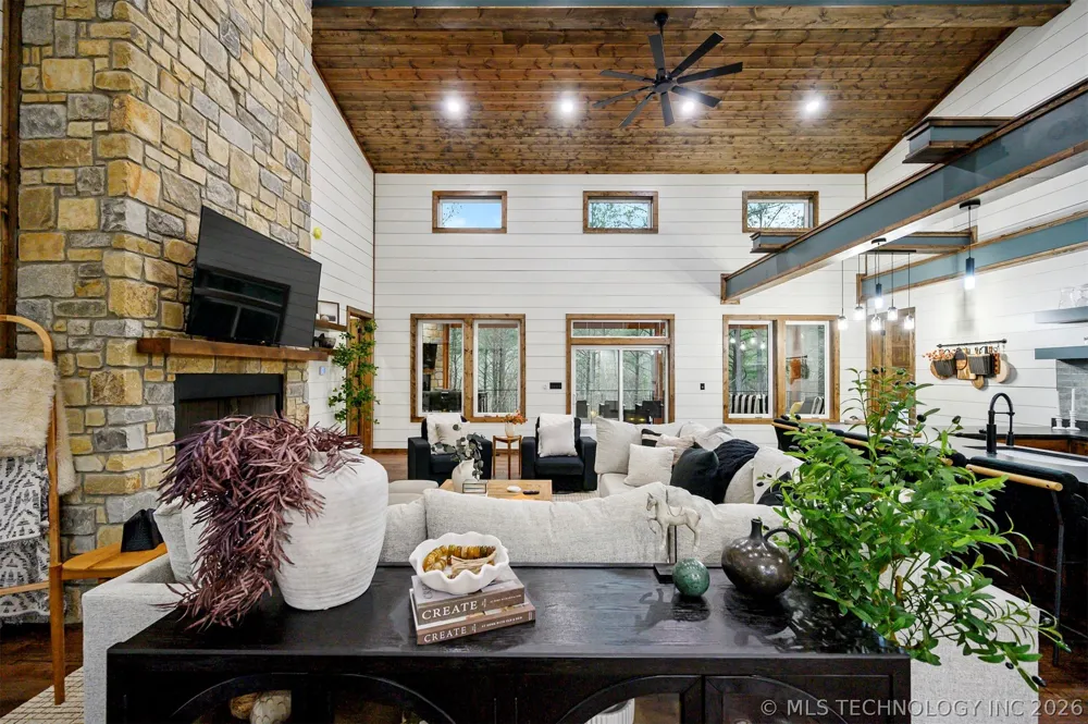 2057 Pine Hills Broken Bow, OK 74728