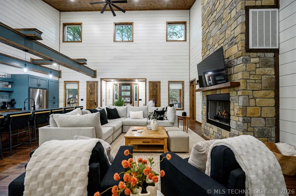 2057 Pine Hills Broken Bow, OK 74728