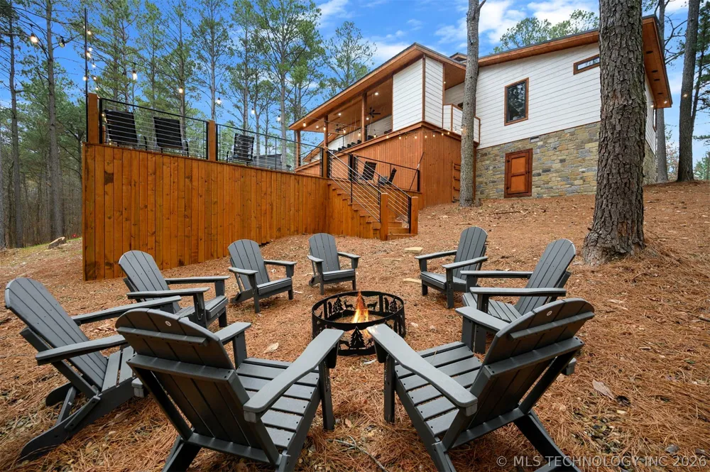 2057 Pine Hills Broken Bow, OK 74728