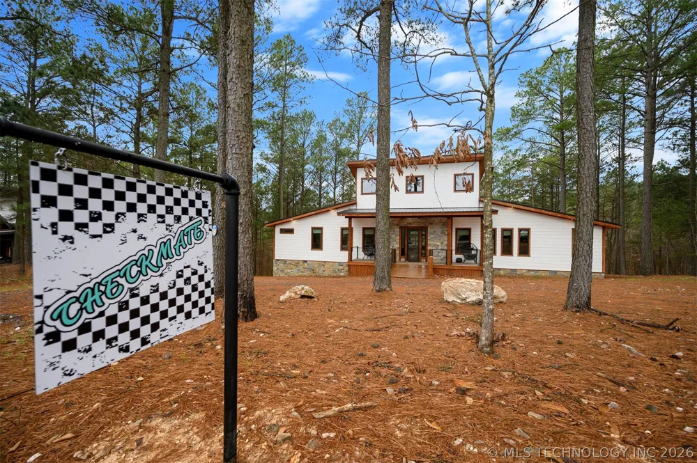 2057 Pine Hills Broken Bow, OK 74728