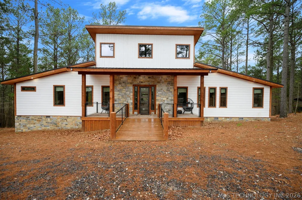 2057 Pine Hills Broken Bow, OK 74728