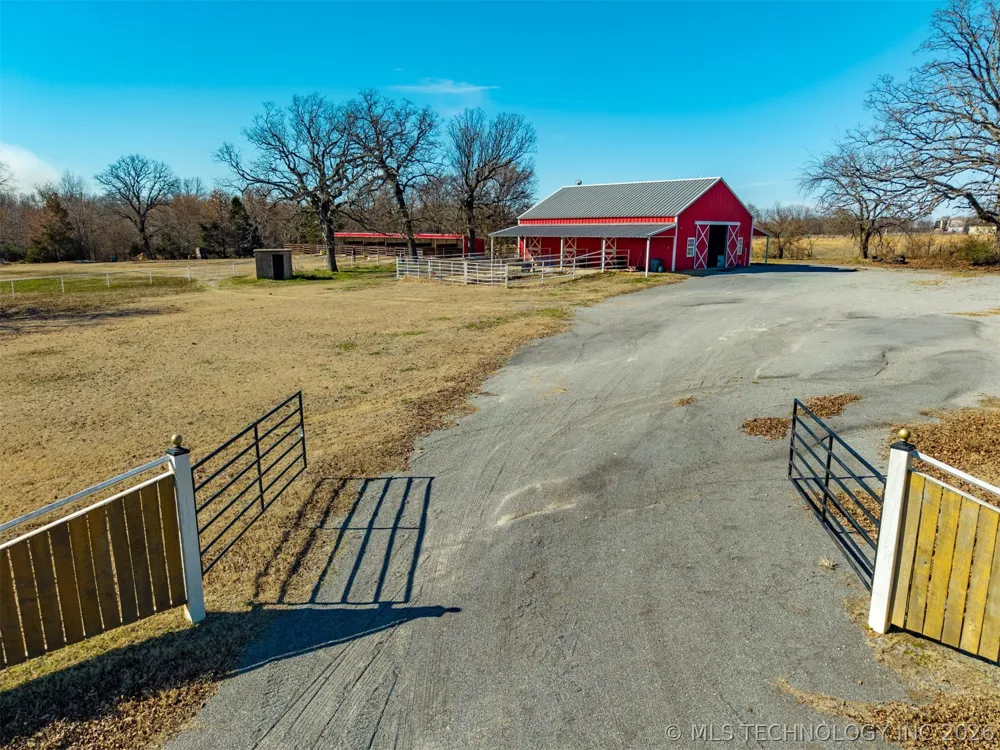 4321 S Bentley Road Atoka, OK 74525