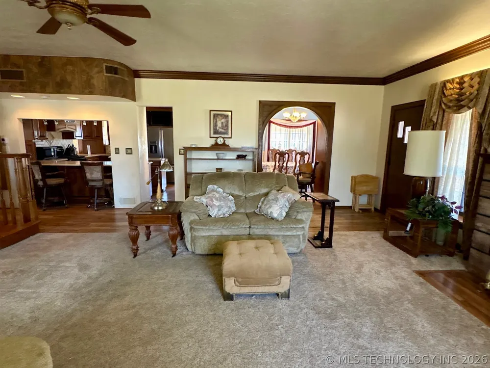 1007 S Wilson Avenue Cushing, OK 74023