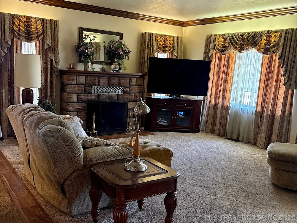 1007 S Wilson Avenue Cushing, OK 74023