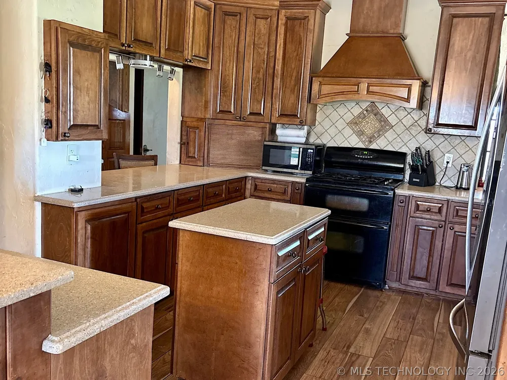 1007 S Wilson Avenue Cushing, OK 74023