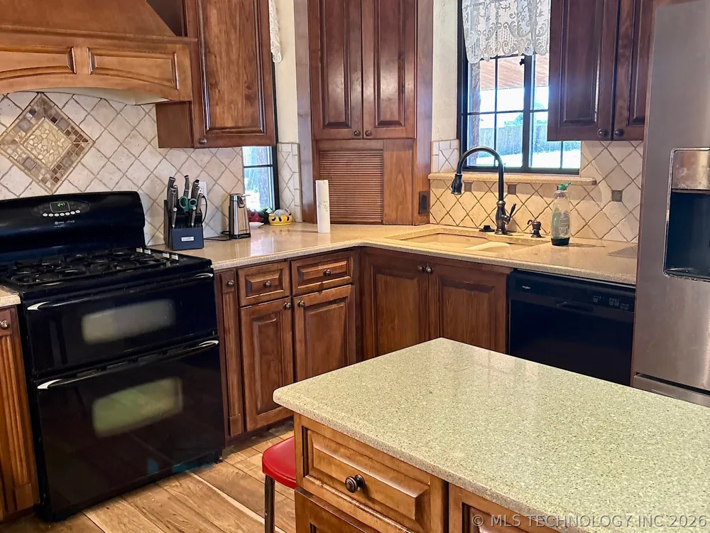 1007 S Wilson Avenue Cushing, OK 74023