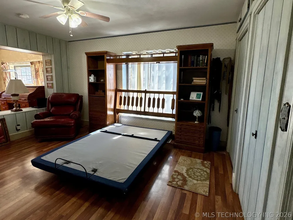 1007 S Wilson Avenue Cushing, OK 74023