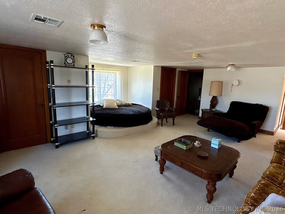 1007 S Wilson Avenue Cushing, OK 74023