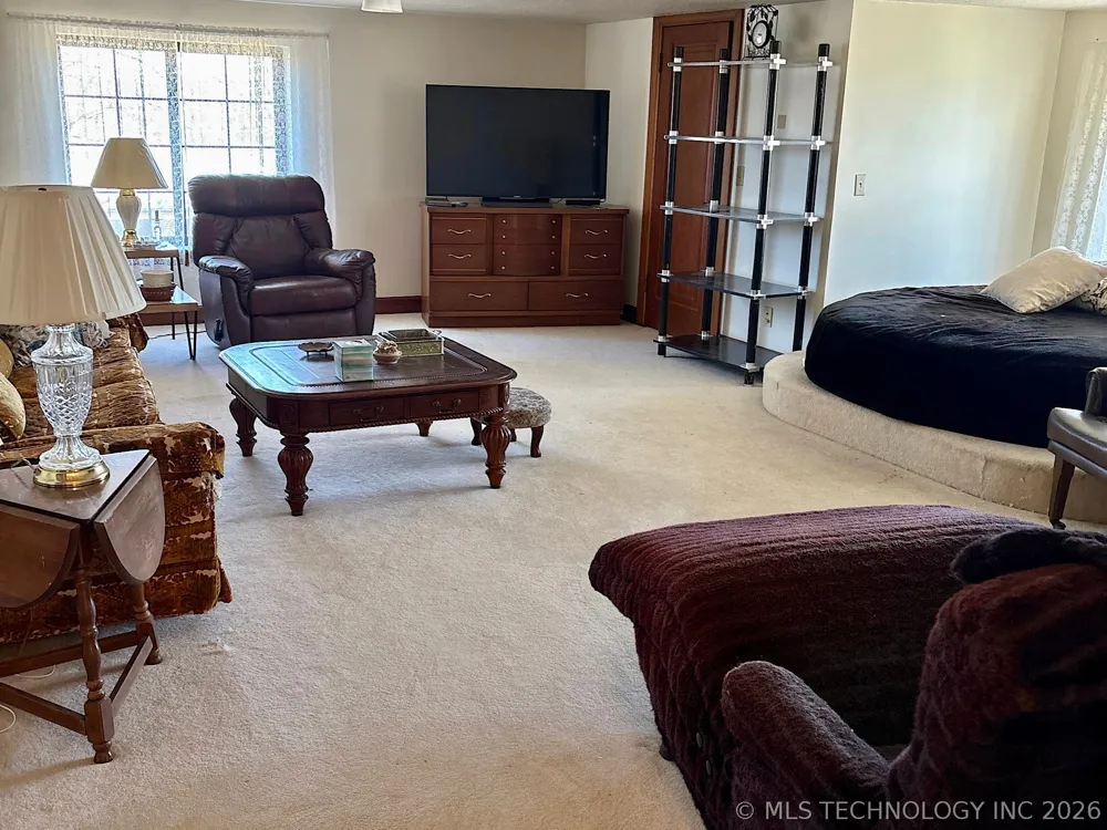 1007 S Wilson Avenue Cushing, OK 74023