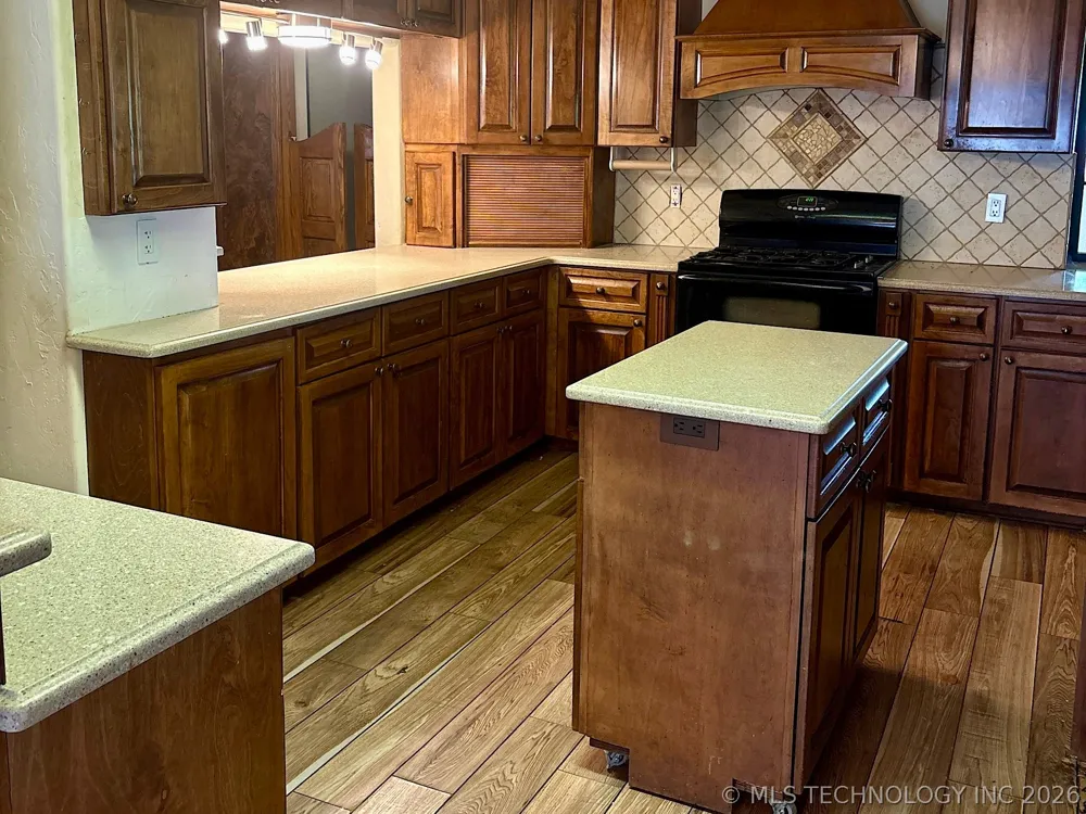1007 S Wilson Avenue Cushing, OK 74023