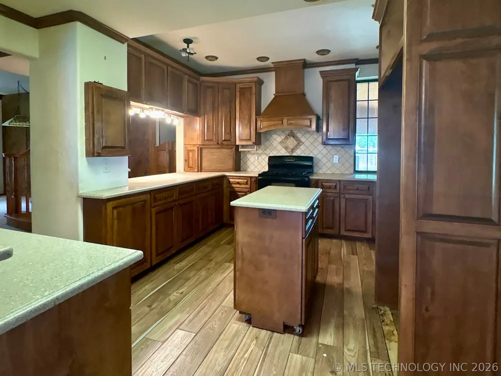 1007 S Wilson Avenue Cushing, OK 74023