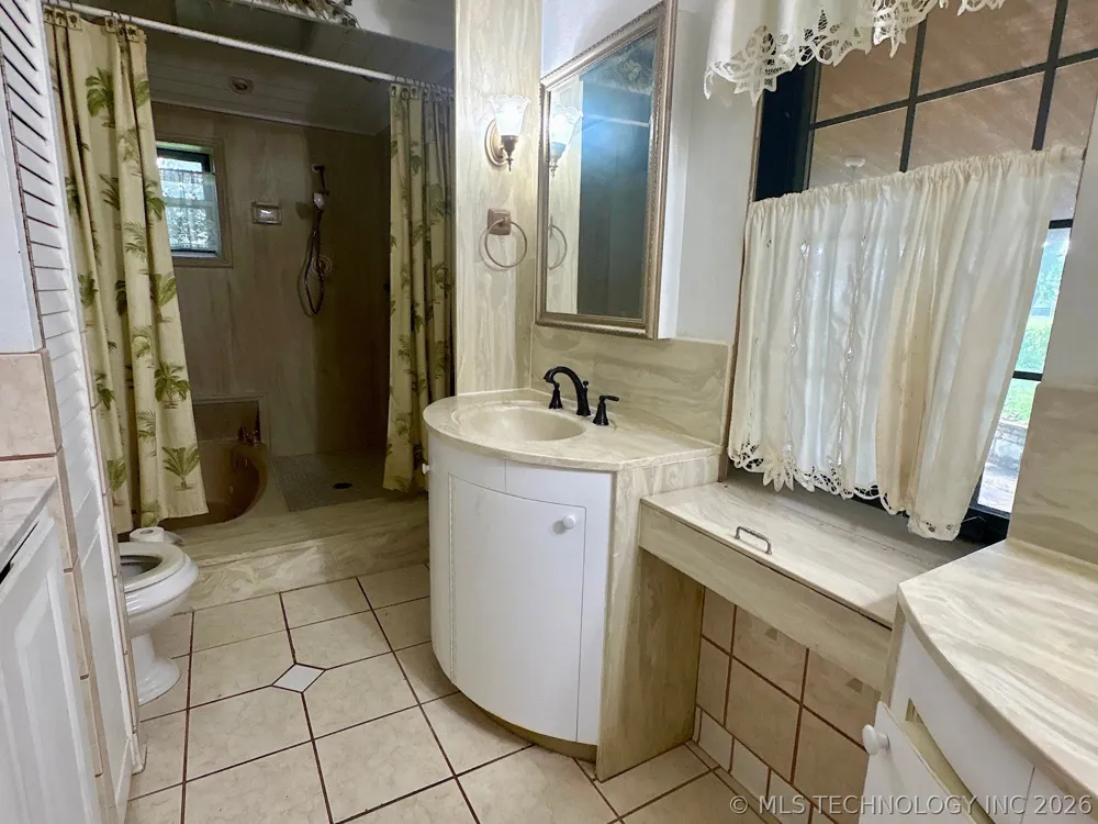 1007 S Wilson Avenue Cushing, OK 74023