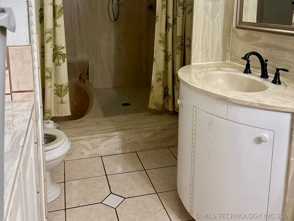 1007 S Wilson Avenue Cushing, OK 74023