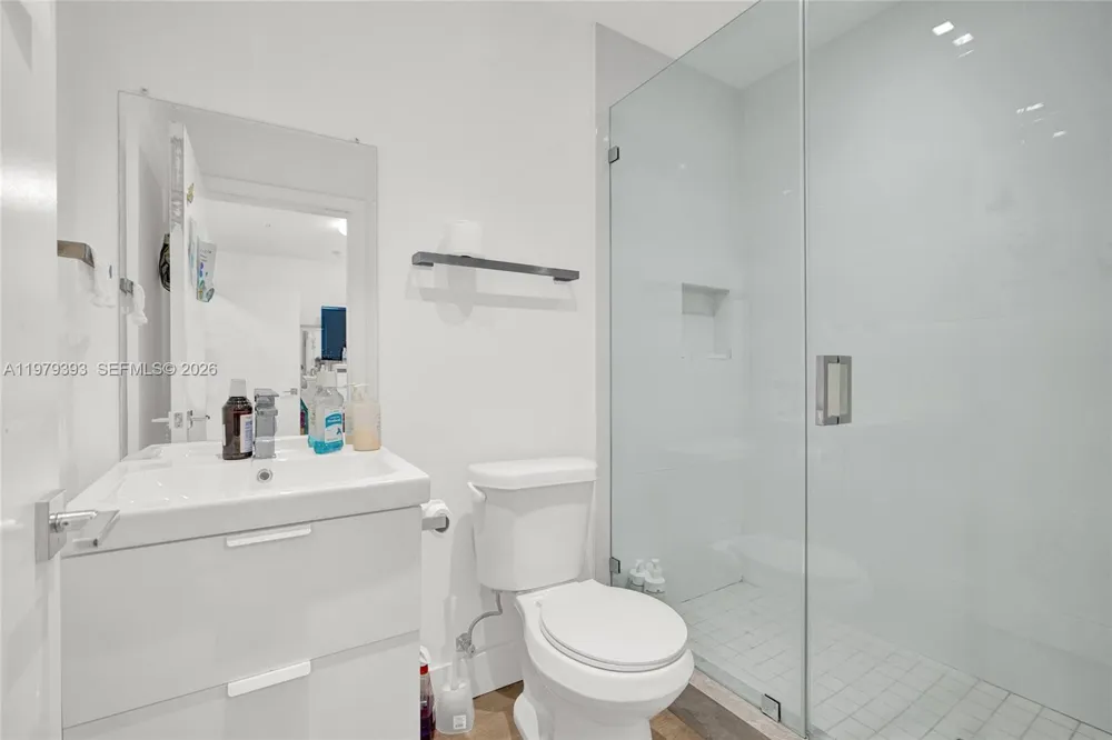 2301 NE 196th St Miami, FL 33180