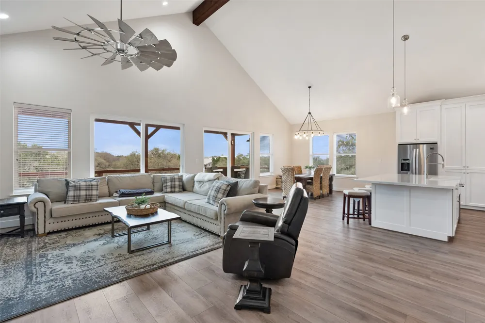 3160 Lakeview Drive Canyon Lake, TX 78133