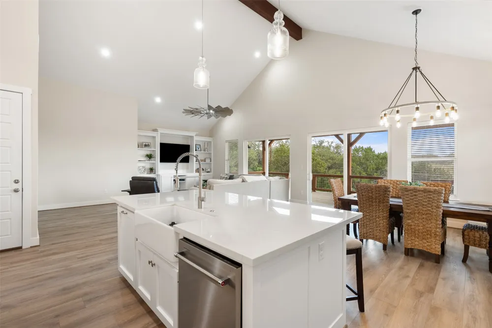 3160 Lakeview Drive Canyon Lake, TX 78133