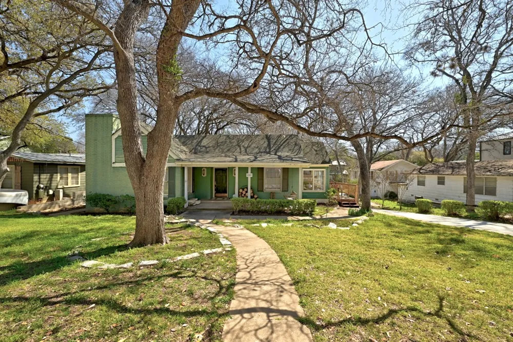 2007 Sharon Lane Austin, TX 78703